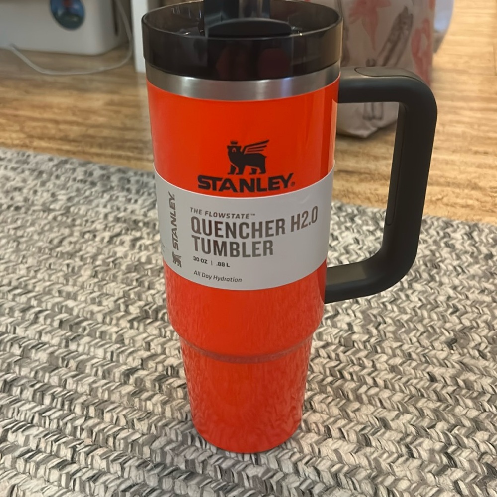 Stanley H2.0 quencher tumbler neon orange